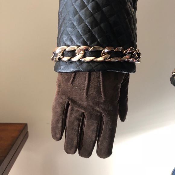 Black faux leather jacket with gold chain - Picture 5 of 6